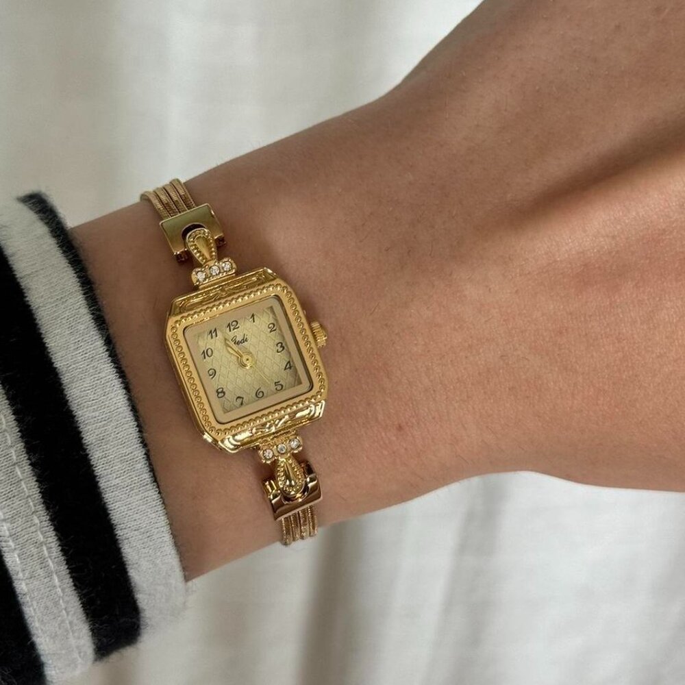 SKU0047 Classic Gold Women Fashion Square Watch Stainless steel + gift bag